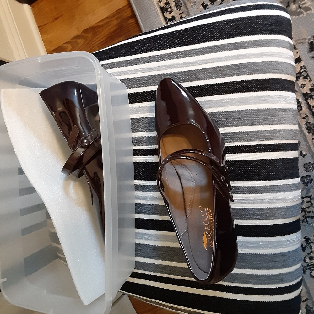 Shoes - Picture 4 of 4